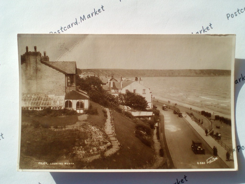 /UK/UK_place_1935_FILEY, LOOKING NORTH.jpg